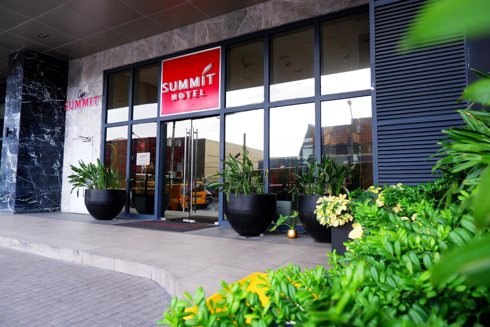 Summit Hotel Greenhills Quezon City Extérieur photo