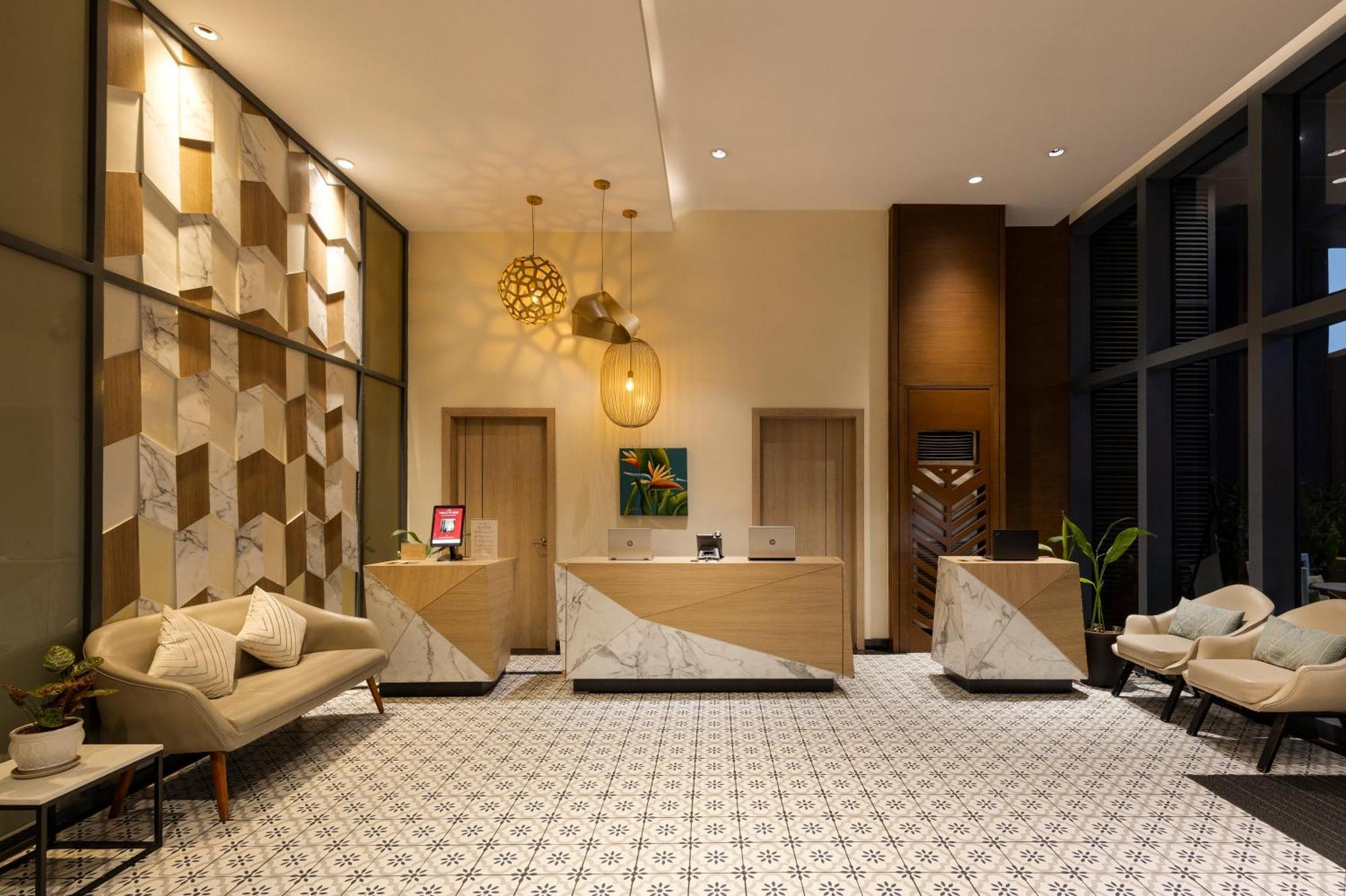 Summit Hotel Greenhills Quezon City Extérieur photo