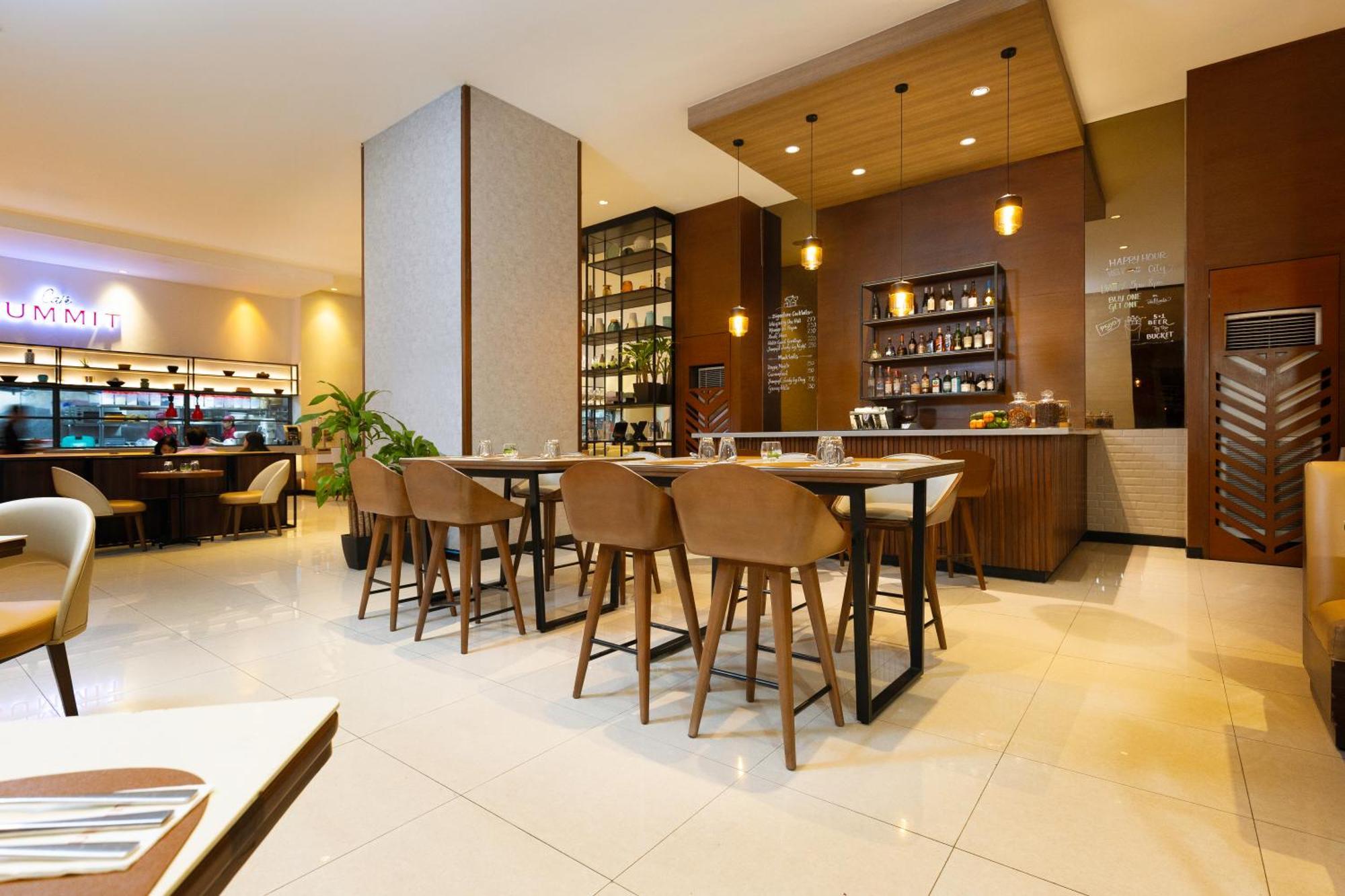 Summit Hotel Greenhills Quezon City Extérieur photo