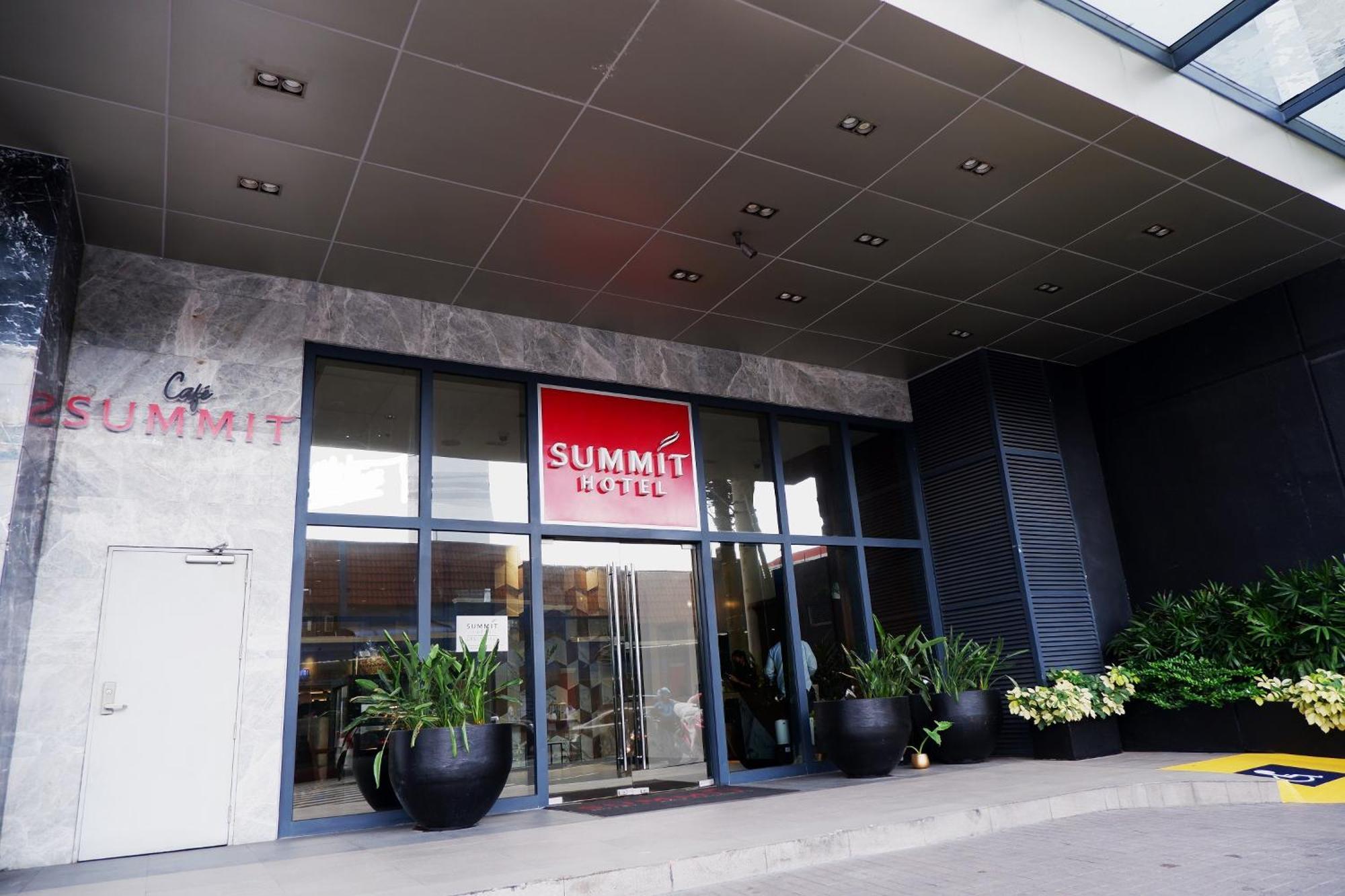 Summit Hotel Greenhills Quezon City Extérieur photo