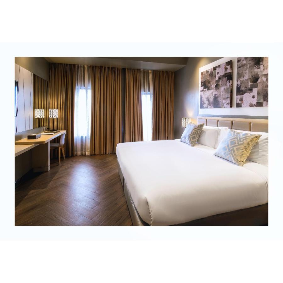 Summit Hotel Greenhills Quezon City Extérieur photo